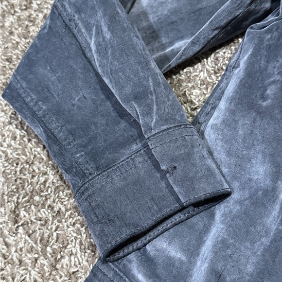 🌶️Stylish Gray velvet flocked denim Jacket - Picture 3 of 9